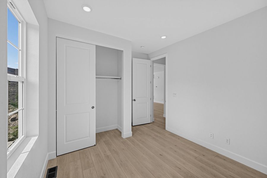 Spacious, unfurnished interior of a new home in Trailstone, Arvada (Image 16). Spacious, unfurnished interior of a new home in Trailstone, Arvada (Image 16).