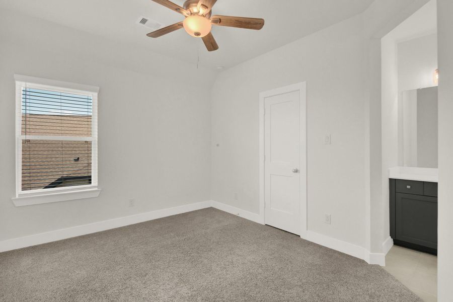 Spacious, unfurnished interior of a new home in , Katy (Image 17).