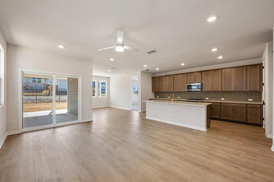 Spacious, unfurnished interior of a new home in Cannon Ranch, Dripping Springs (Image 36).