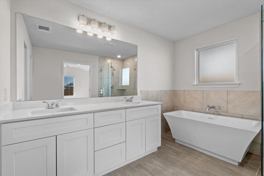 Furnished interior view inside a new home in Morningstar, Georgetown (Image 11).