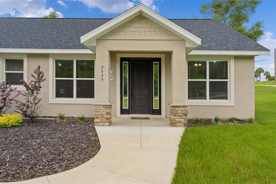 Exterior details and patio area of a home in , Ocala (Image 24).