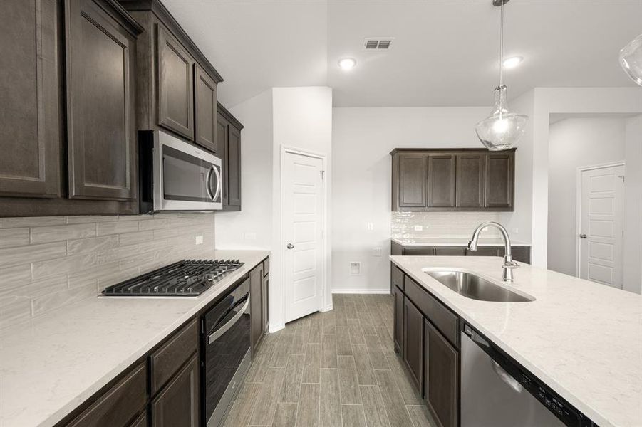 737 Scarlet Sage- Kitchen-4