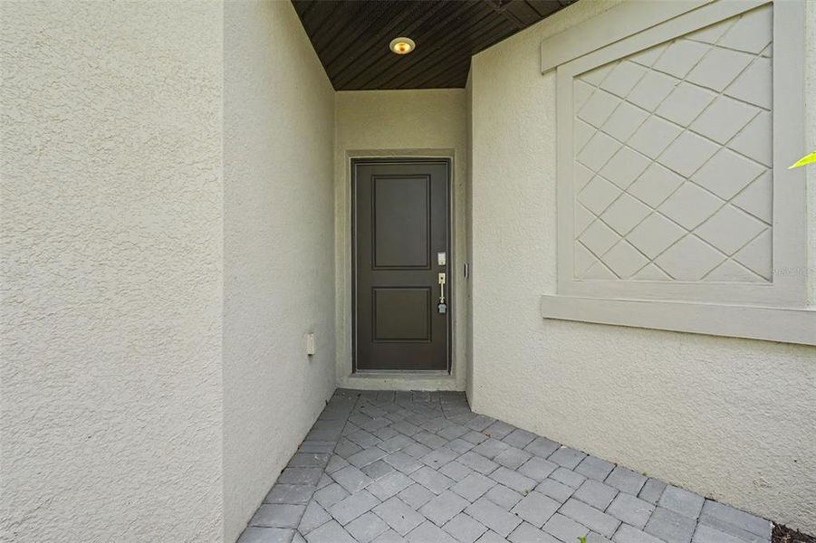 Exterior details and patio area of a home in , Bradenton (Image 21).