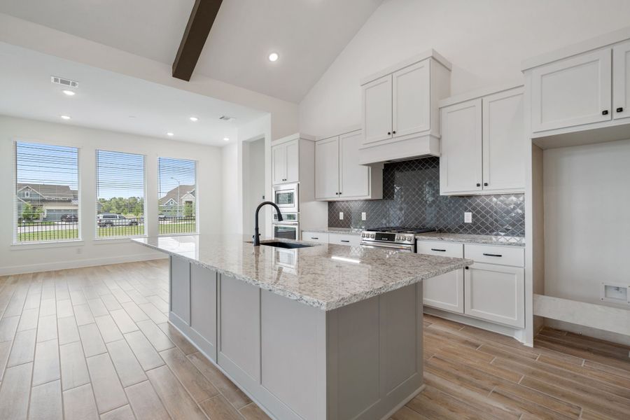 Representative furnished interior of a home built from the Malibu – 60′ Lot by Chesmar Homes in Fulshear Lakes, Fulshear (Image 5). Representative furnished interior of a home built from the Malibu – 60′ Lot by Chesmar Homes in Fulshear Lakes, Fulshear (Image 5).