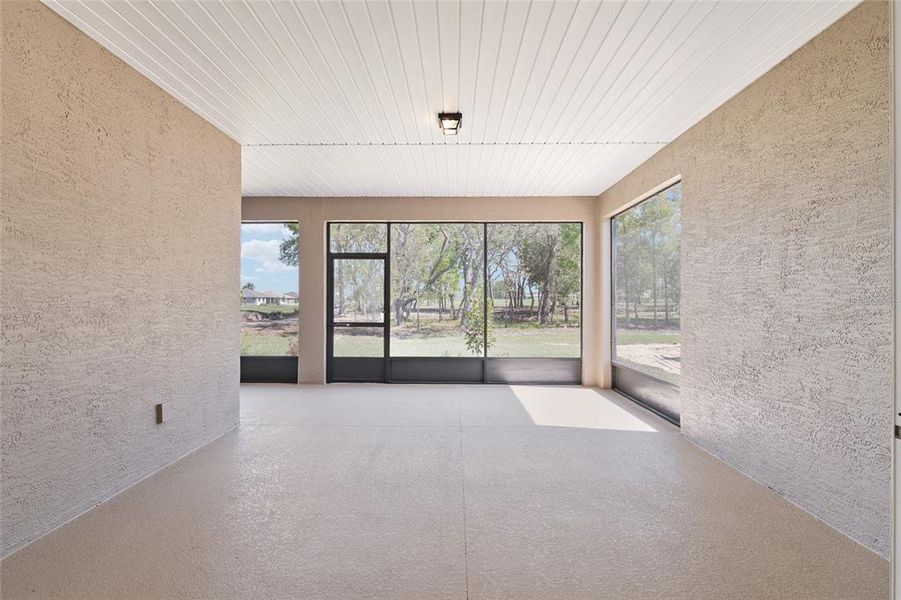 Exterior details and patio area of a home in , Ocala (Image 28).