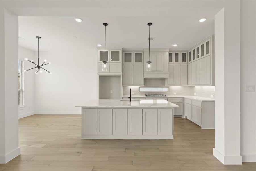 09. 2816 Shadybrook - Kitchen