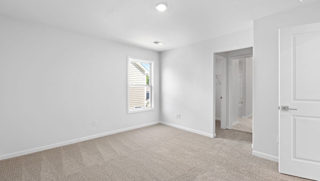 Spacious, unfurnished interior of a new home in Whitehawk Meadows, Travelers Rest (Image 31).