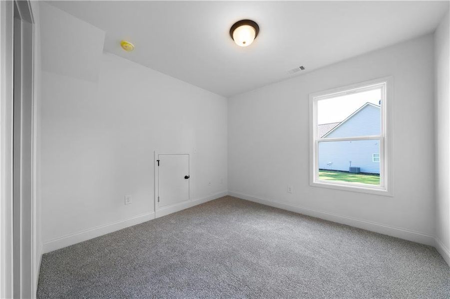 Spacious, unfurnished interior of a new home in , Dallas (Image 12).