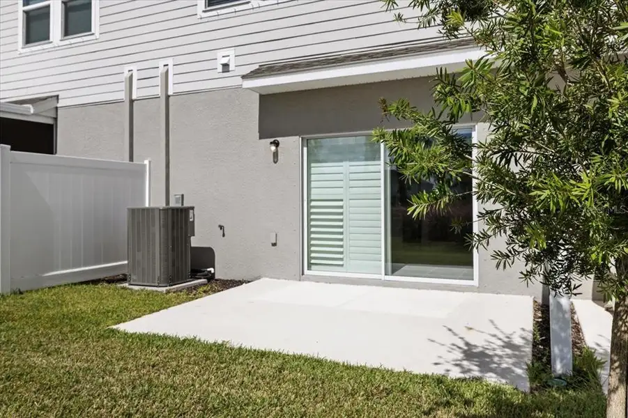 Exterior details of a home in The Townhomes at Azario Lakewood Ranch, Bradenton (Image 4).