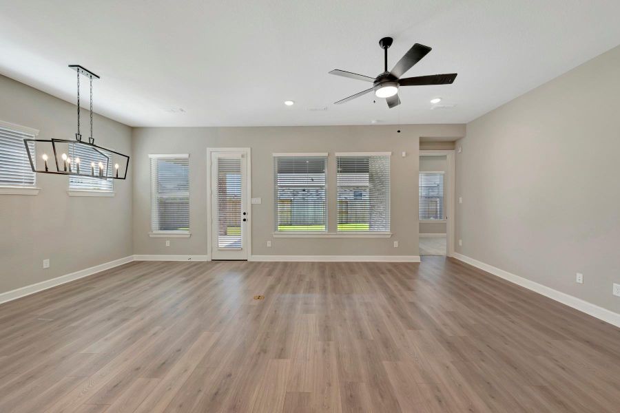 Spacious, unfurnished interior of a new home in Riceland - Summit Collection, Mont Belvieu (Image 18).