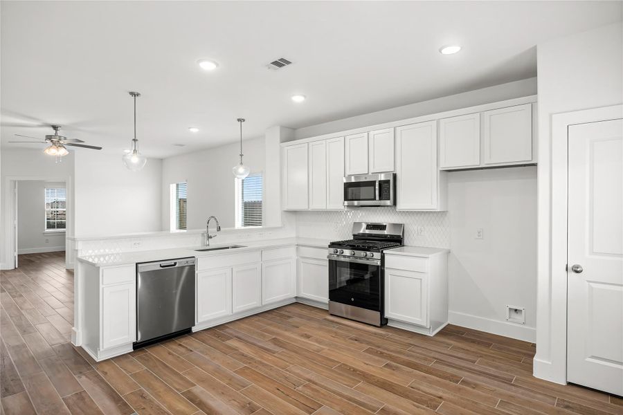 Furnished interior view inside a new home in River Ranch Meadows, Dayton (Image 8).