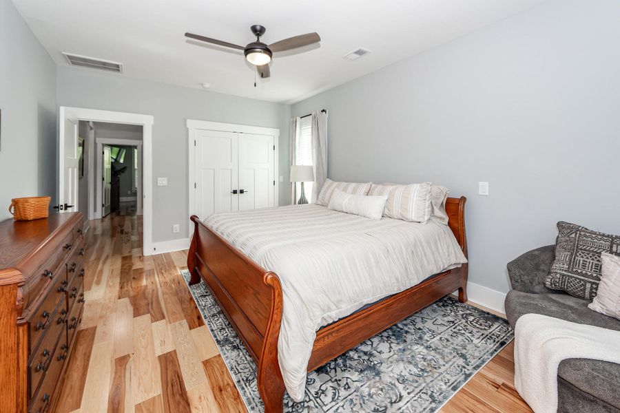 Furnished interior view inside a new home in , Charleston (Image 57).