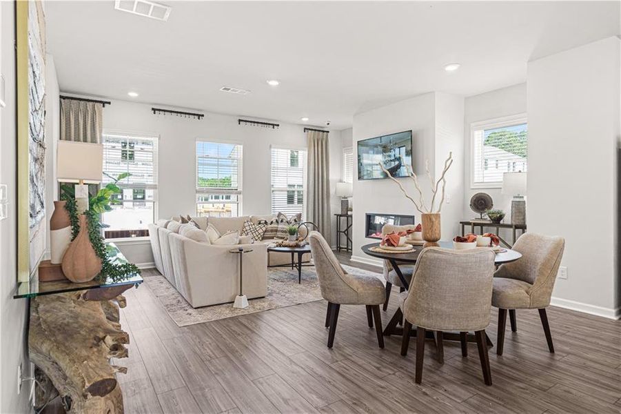 Furnished interior view inside a new home in Rosewood Farm, Lawrenceville (Image 9).