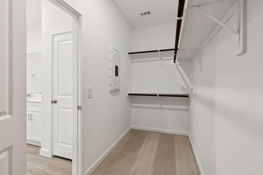 Spacious, unfurnished interior of a new home in Mavera, Conroe (Image 29).