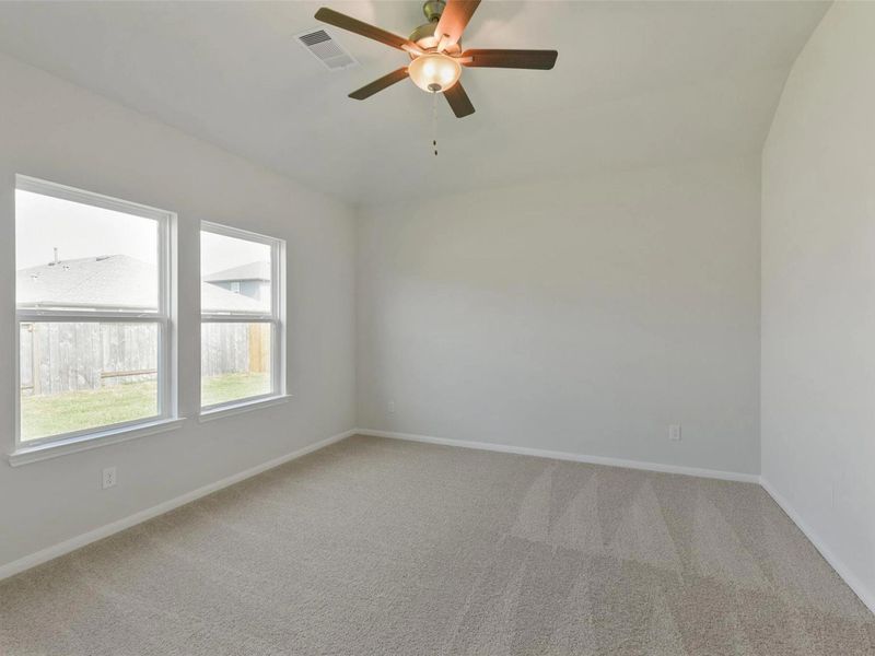 Spacious, unfurnished interior of a new home in River Ranch Meadows, Dayton (Image 19).