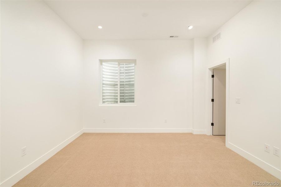 Spacious, unfurnished interior of a new home in , Denver (Image 23).