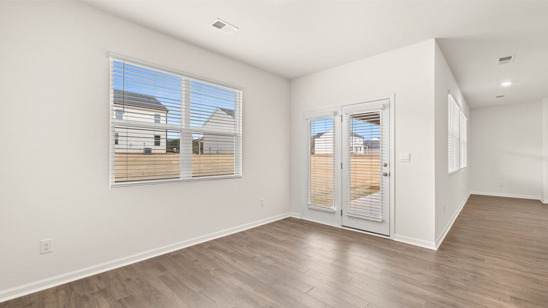 Spacious, unfurnished interior of a new home in Bridle Creek, Locust Grove (Image 16).