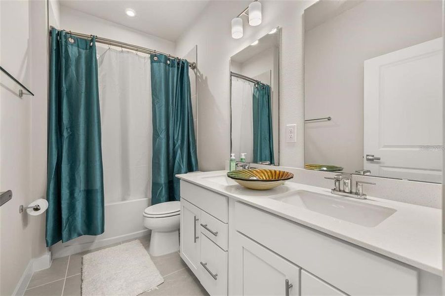Furnished interior view inside a new home in , Clermont (Image 22).