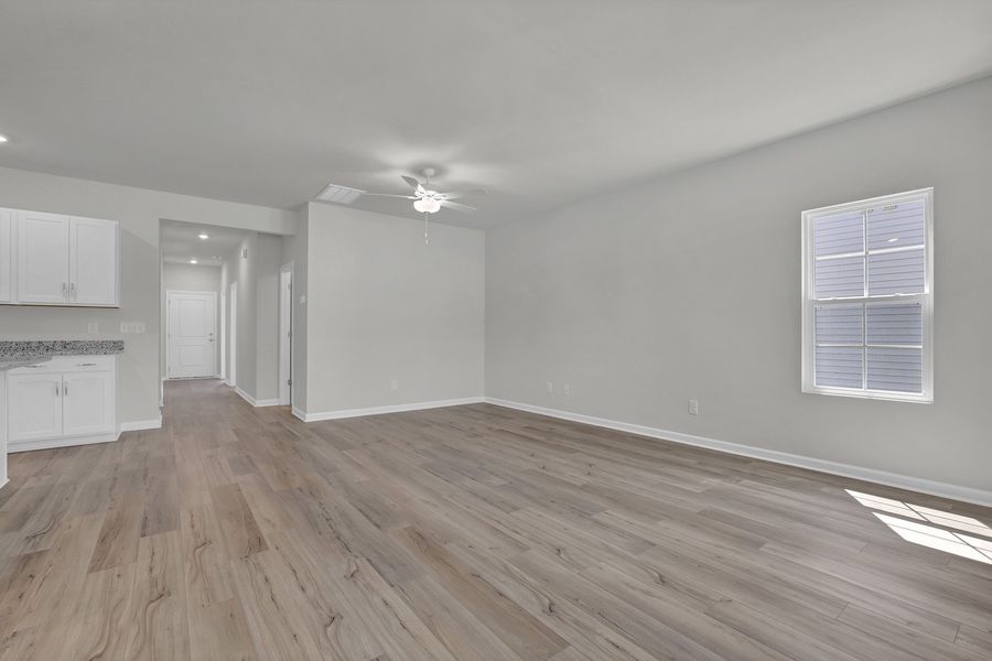 Spacious, unfurnished interior of a new home in River Tide Farms, Bolivia (Image 15).