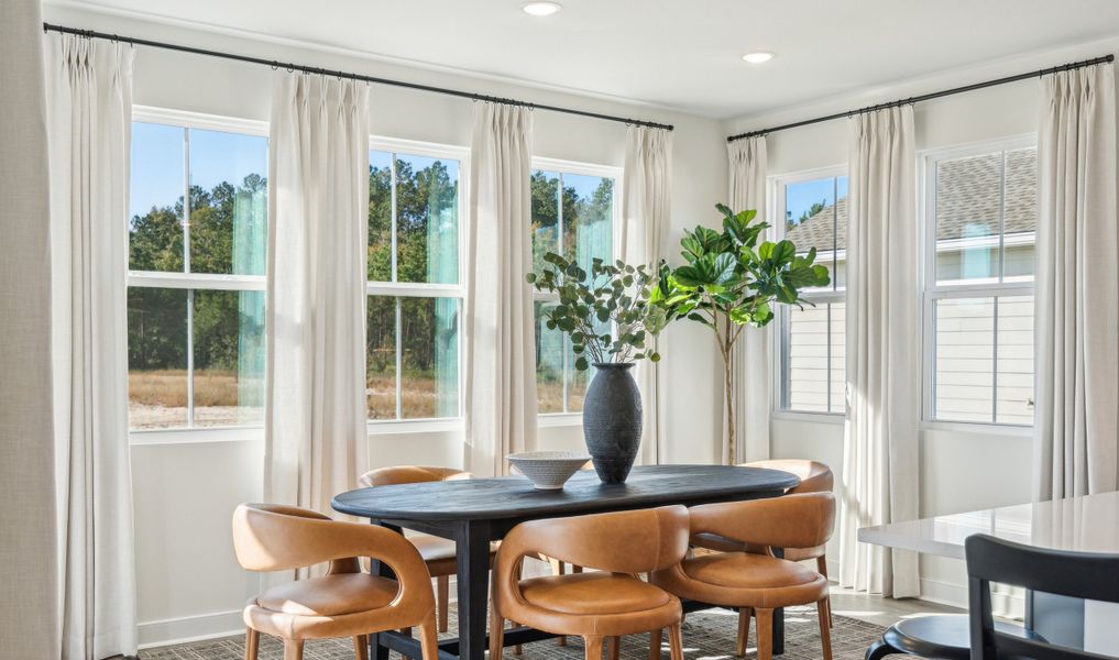 Dining Area Dining Area