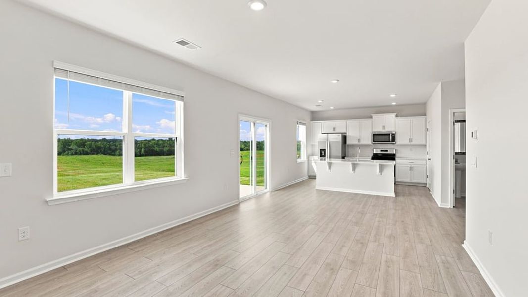 Spacious, unfurnished interior of a new home in Baxter Village, Boiling Springs (Image 26).
