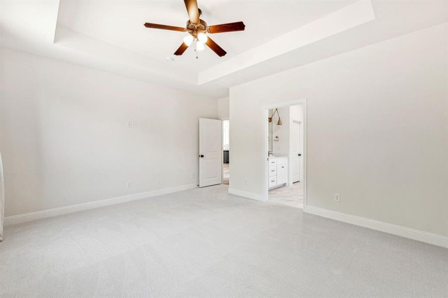 Spacious, unfurnished interior of a new home in , Aledo (Image 29).