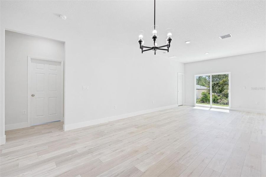 Spacious, unfurnished interior of a new home in , Ocala (Image 13).