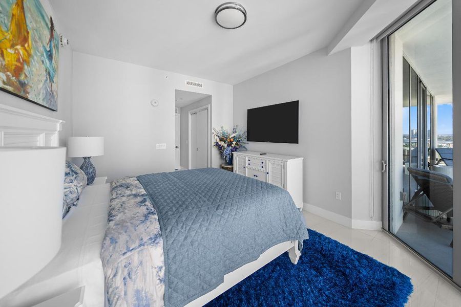 D5E0AA4C-12FD-4C6C-81A8-A4CF30A707C2