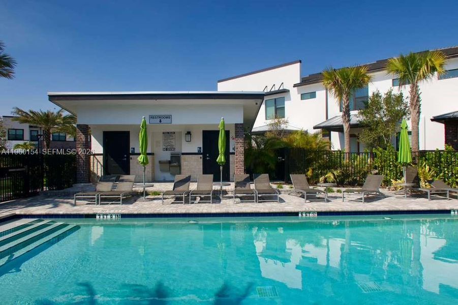 Community amenities in , Plantation (Image 24).