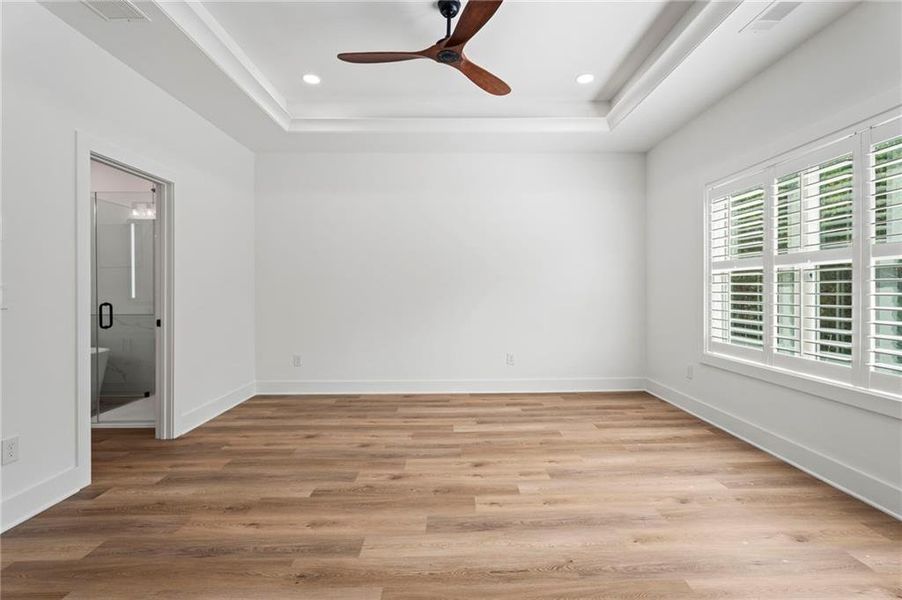 Spacious, unfurnished interior of a new home in , Stockbridge (Image 47).