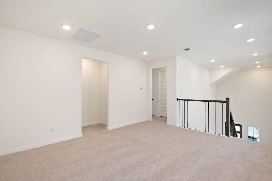 Spacious, unfurnished interior of a new home in Flora, Hutto (Image 41).