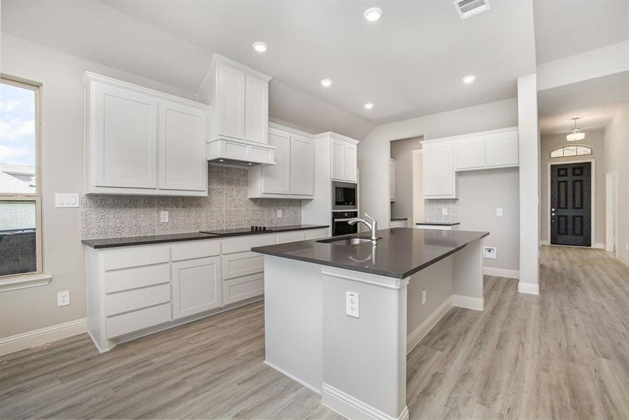 Furnished interior view inside a new home in , Waxahachie (Image 7).