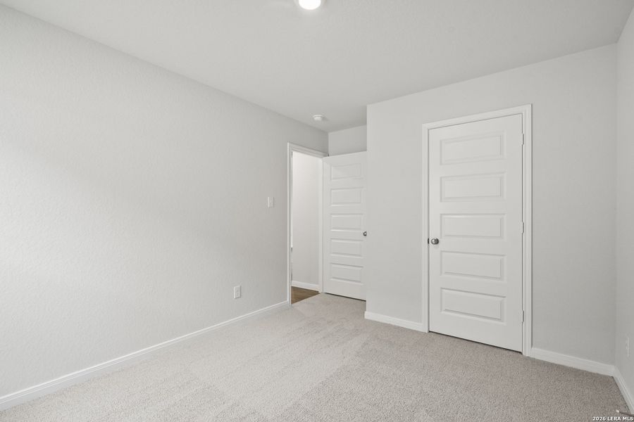 Spacious, unfurnished interior of a new home in Dauer Ranch, New Braunfels (Image 21). Spacious, unfurnished interior of a new home in Dauer Ranch, New Braunfels (Image 21).