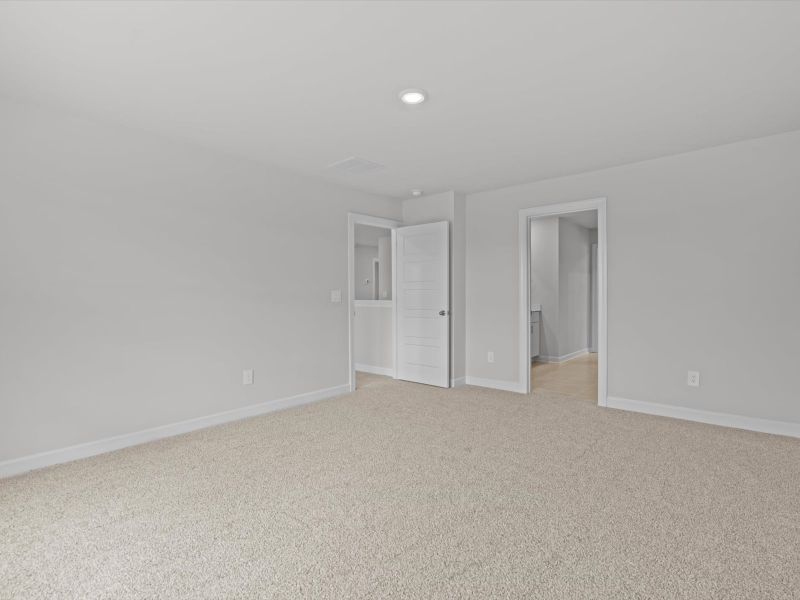 Spacious, unfurnished interior of a new home in Chatham Forest, Duncan (Image 16). Spacious, unfurnished interior of a new home in Chatham Forest, Duncan (Image 16).