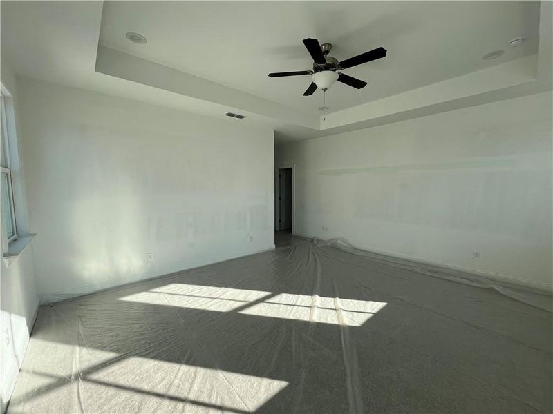Spacious, unfurnished interior of a new home in East Harbor II at Chestatee, Dawsonville (Image 6).