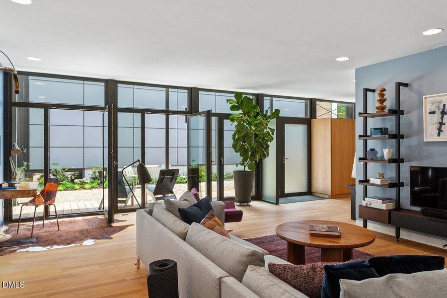 926 Tower St 2338155_21 926 Tower St 2338155_21