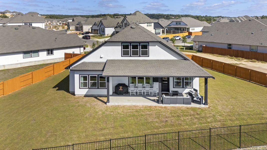 Exterior details and patio area of a home in Meyer Ranch – Legacy Series, New Braunfels (Image 27).