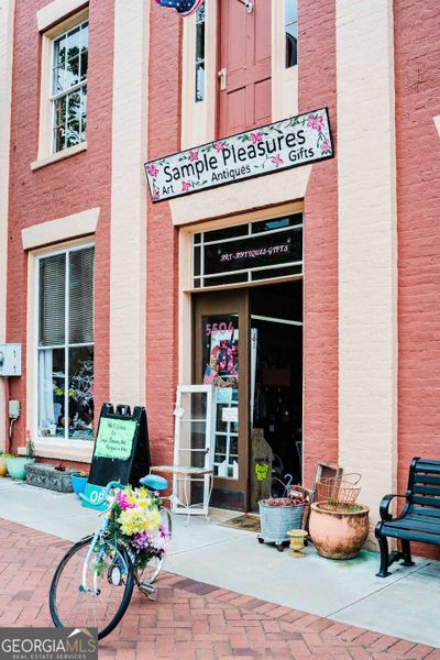 Image 75 of a home in Ponderosa Farms Manor.