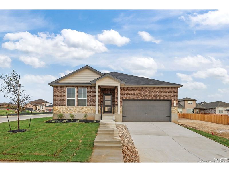 Image 31 of a home in Comanche Ridge.