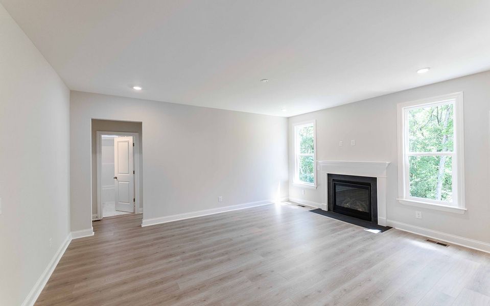 Spacious, unfurnished interior of a new home in The Retreat at Norman Farm, Hendersonville (Image 18).