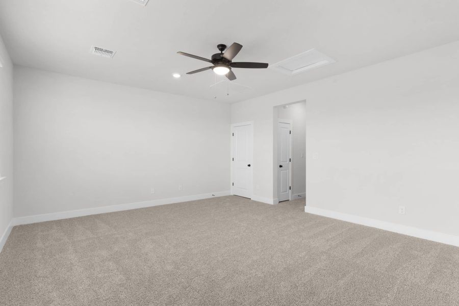 Spacious, unfurnished interior of a new home in Nolina, Georgetown (Image 38).