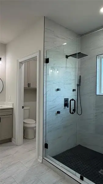 Furnished interior view inside a new home in , Waxahachie (Image 4).