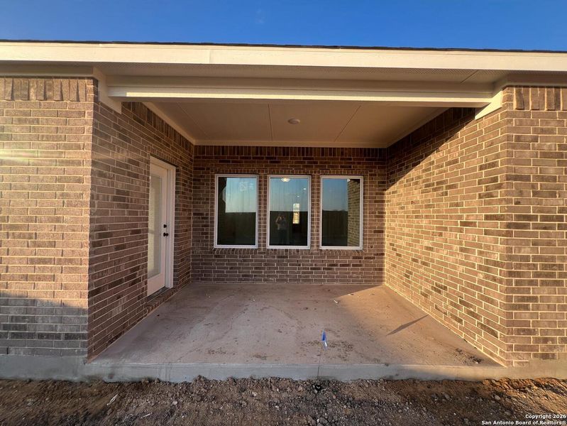 Exterior details and patio area of a home in Nopal Valley, San Antonio (Image 17).