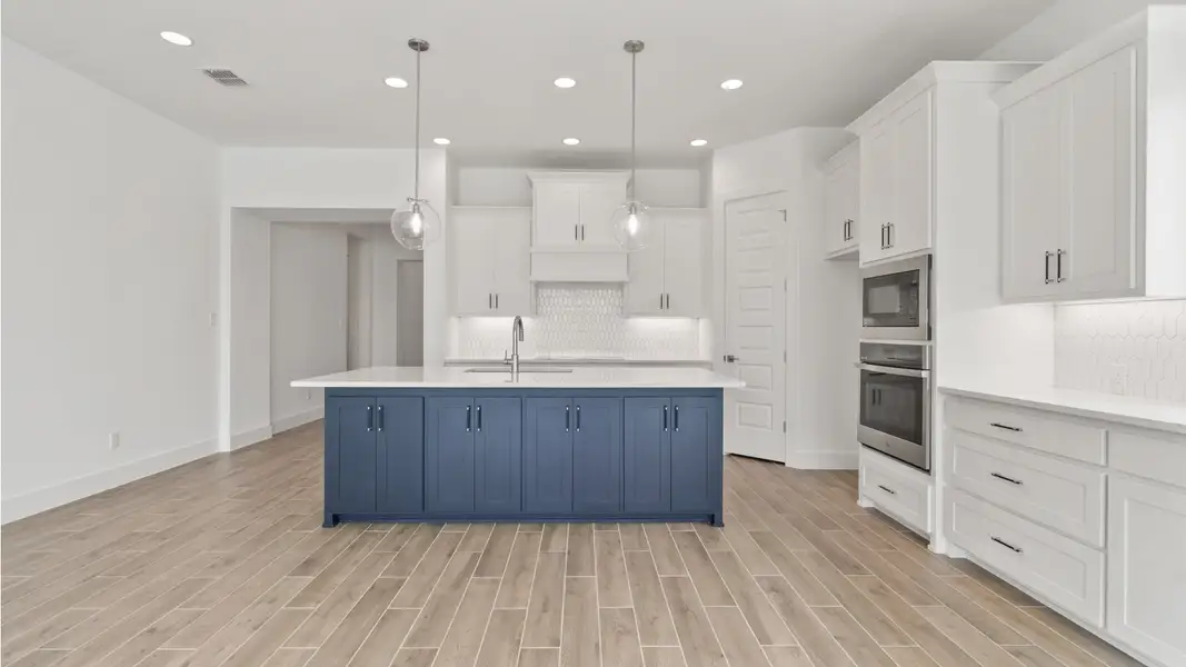 Furnished interior view inside a new home in Star Farms at Lakewood Ranch, Bradenton (Image 2). Furnished interior view inside a new home in Star Farms at Lakewood Ranch, Bradenton (Image 2).