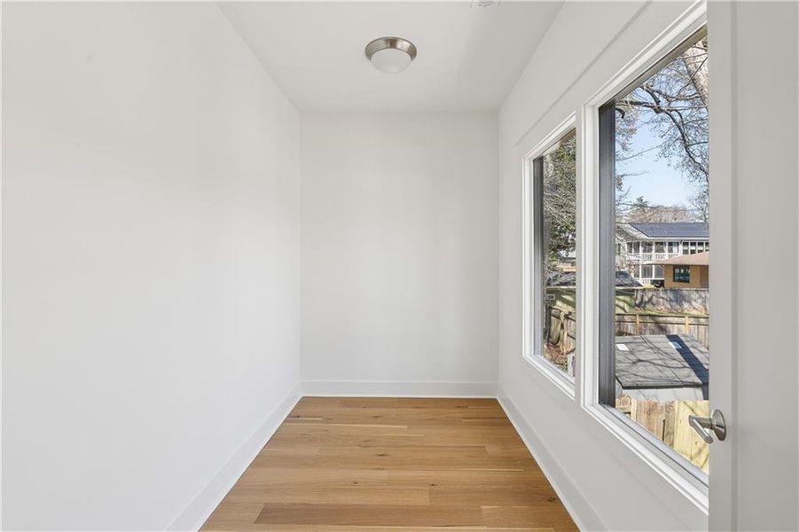 Spacious, unfurnished interior of a new home in , Atlanta (Image 20).