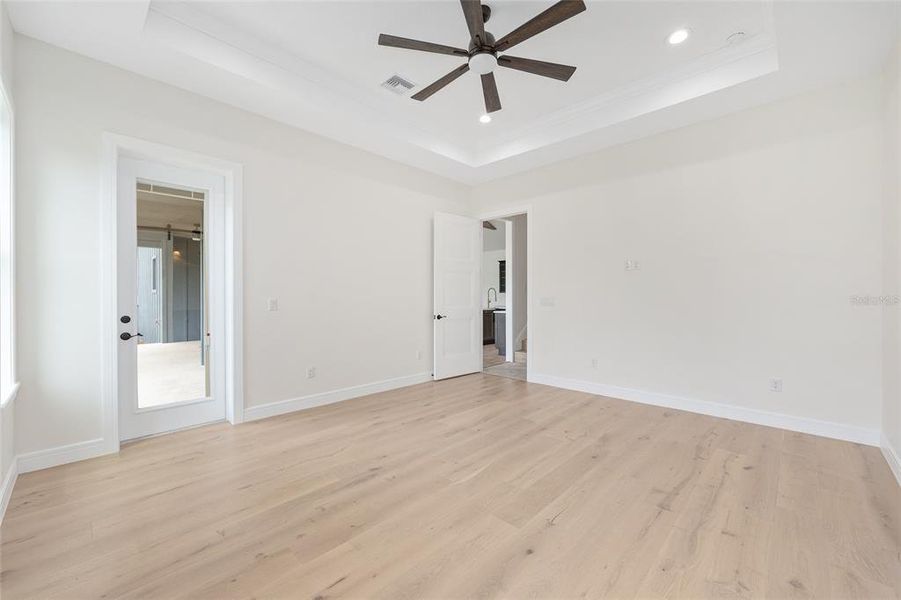 Spacious, unfurnished interior of a new home in , Ocala (Image 13).