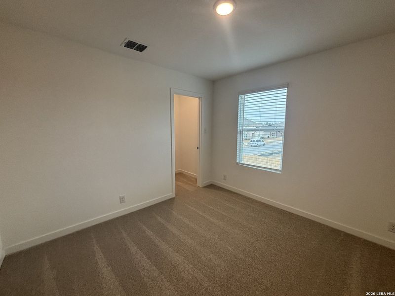 Spacious, unfurnished interior of a new home in Saddlebrook Ranch, Schertz (Image 17).
