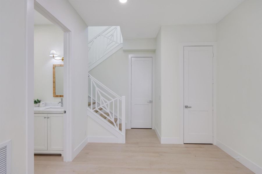 Spacious, unfurnished interior of a new home in , Jupiter (Image 46).