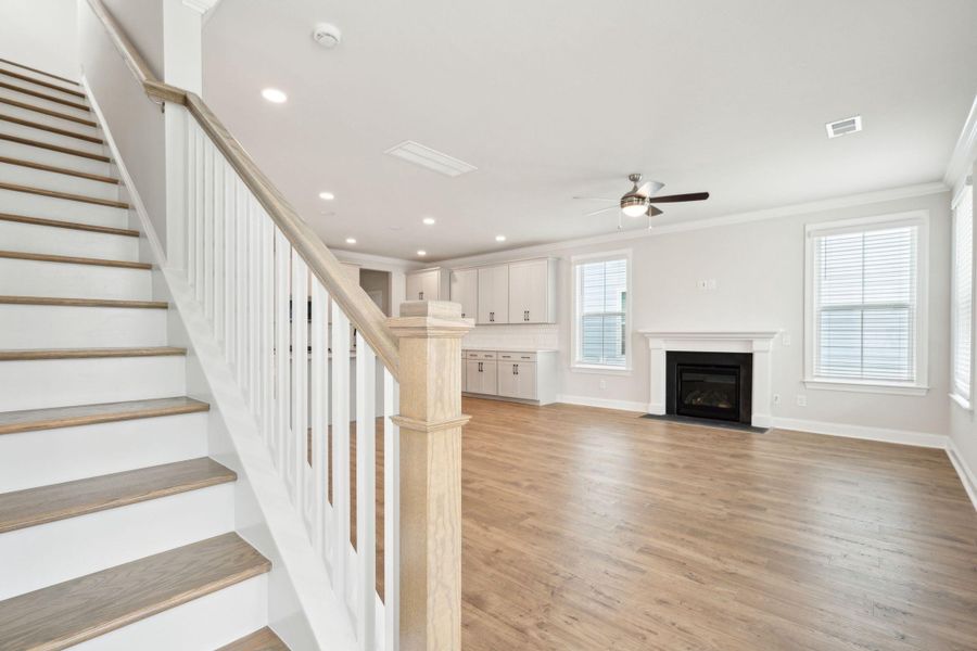 Spacious, unfurnished interior of a new home in Central Park, Charleston (Image 16).