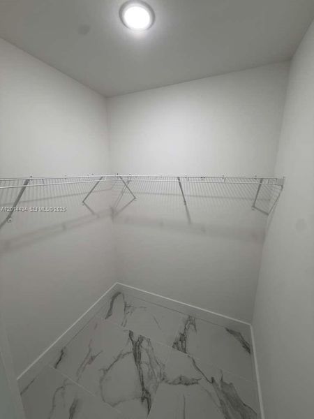 Spacious, unfurnished interior of a new home in , Lehigh Acres (Image 14).